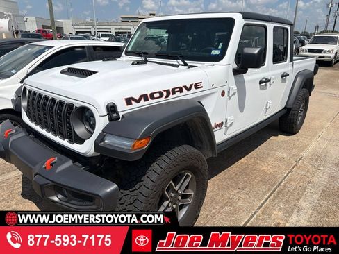 Used 2026 Jeep Gladiator Mojave AWD/4WD image 1