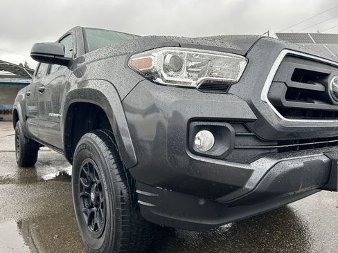 Used 2020 Toyota Tacoma SR5 AWD/4WD image 36