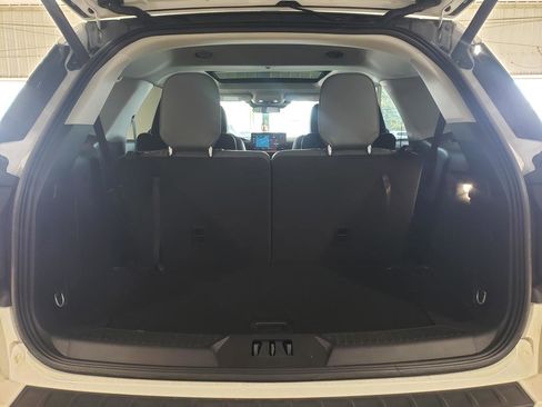 Used 2025 Ford Explorer Active w/ Active Comfort Package AWD/4WD image 5