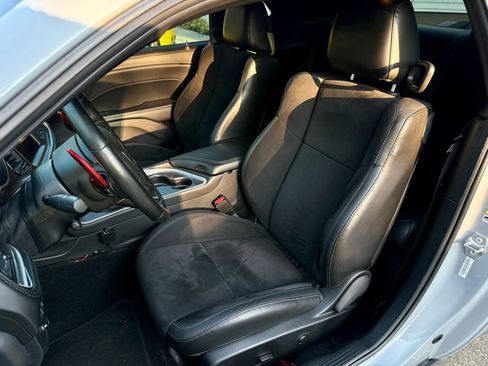 Used 2022 Dodge Challenger R/T w/ Plus Package image 9