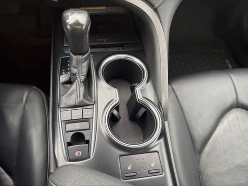 Used 2018 Toyota Camry XSE FWD image 30