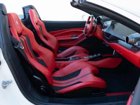 Used 2023 Ferrari F8 Tributo image 7