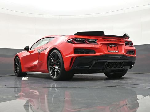 Used 2024 Chevrolet Corvette Z06 w/ Stealth Interior Trim Package RWD image 27