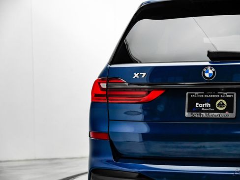 Used 2022 BMW X7 M50i w/ Dynamic Handling Package AWD/4WD image 12