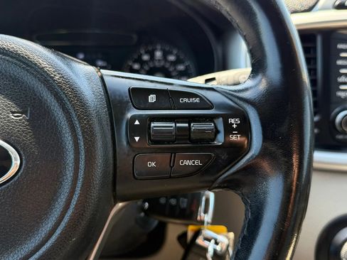 Used 2017 Kia Sorento LX w/ LX Convenience Package image 15