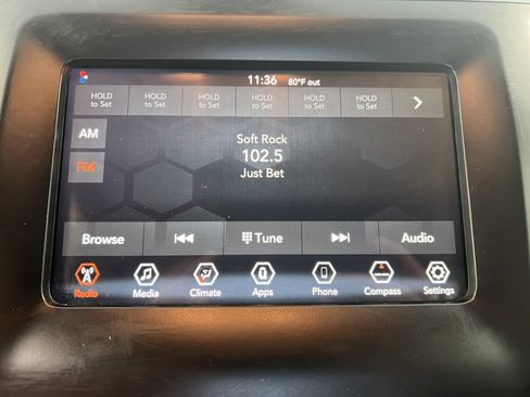 Used 2020 Jeep Cherokee Latitude AWD/4WD image 18