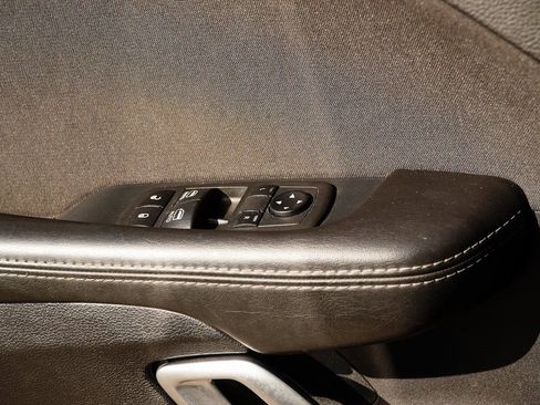 Used 2019 Dodge Challenger SXT RWD image 27