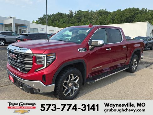 Used 2023 GMC Sierra 1500 SLT w/ SLT Premium Plus Package AWD/4WD image 4