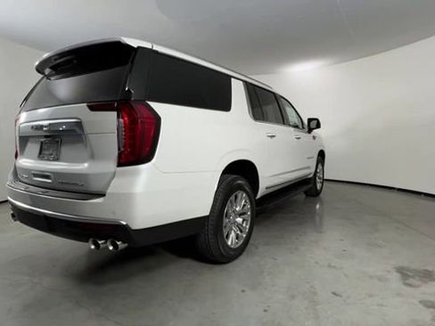 Used 2023 GMC Yukon XL Denali AWD/4WD image 7