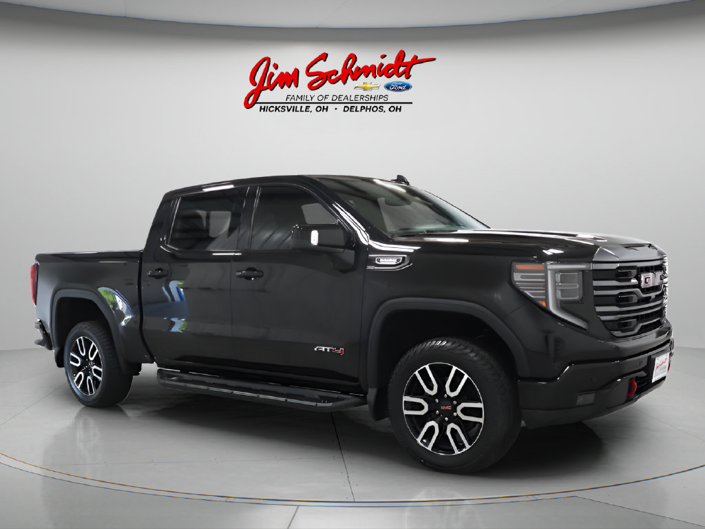 Used 2024 GMC Sierra 1500 AT4 w/ AT4 Preferred Package AWD/4WD image 1