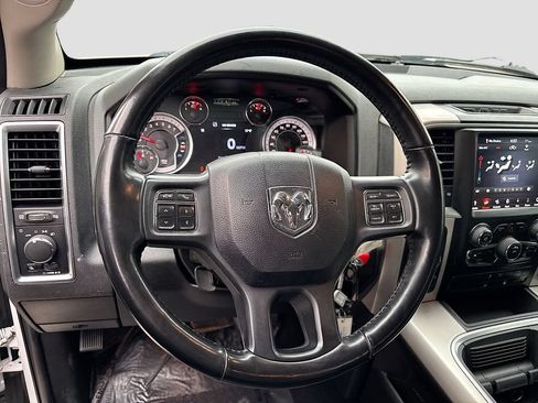 Used 2020 RAM 1500 Classic SLT w/ Luxury Group RWD image 11