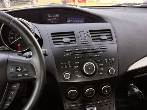 Used 2013 MAZDA MAZDA3 i Touring FWD image 32