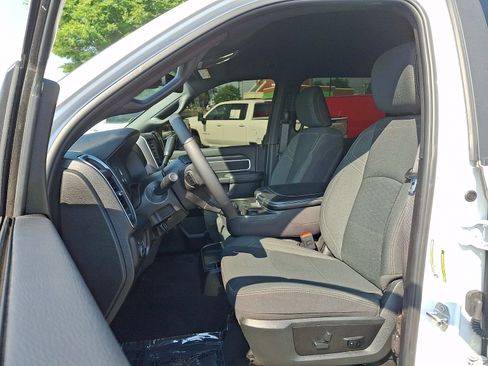 Used 2025 RAM 2500 Big Horn AWD/4WD image 13