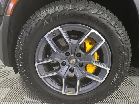 Used 2023 Rivian R1T Adventure image 9
