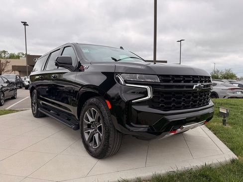 Used 2024 Chevrolet Suburban Z71 w/ Off-Road Capability Package AWD/4WD image 7