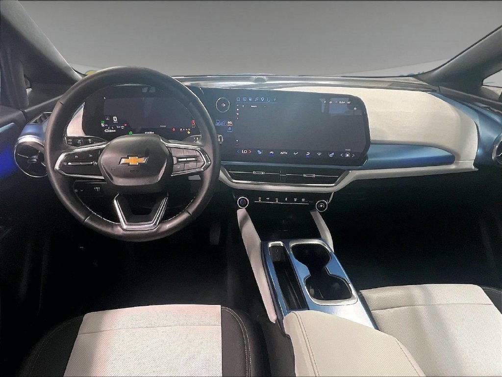 Used 2025 Chevrolet Equinox EV LT w/ Convenience Package AWD/4WD image 22