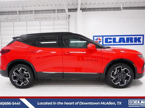Used 2022 Chevrolet Blazer RS w/ Enhanced Convenience Package FWD image 4