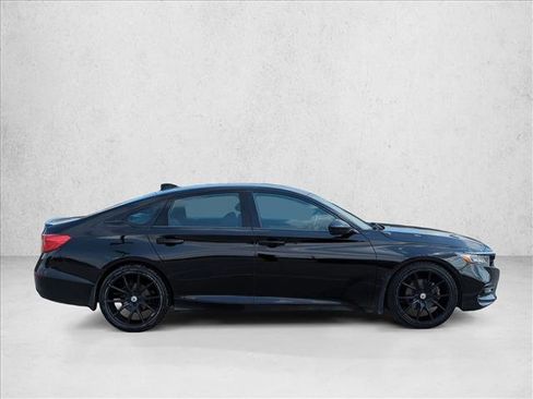 Used 2018 Honda Accord Sport image 4