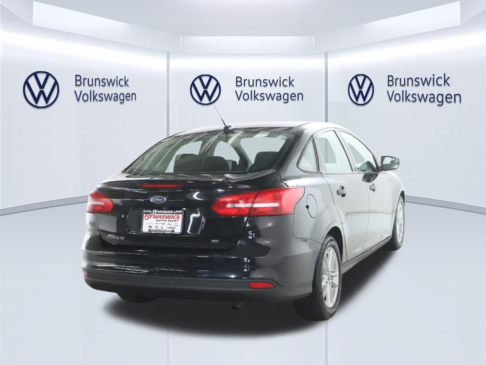 Used 2017 Ford Focus SE FWD image 43