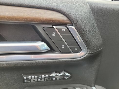 Used 2025 Chevrolet Silverado 1500 High Country AWD/4WD image 21