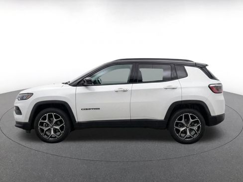 Used 2025 Jeep Compass Limited AWD/4WD image 4