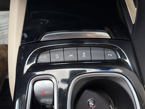 Used 2021 Buick Envision Essence w/ Technology Package I image 24