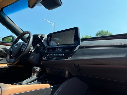 Used 2024 Lexus ES 350 w/ Accessory Package (Z1) FWD image 30