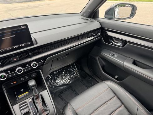 Used 2023 Honda CR-V Sport Touring image 2