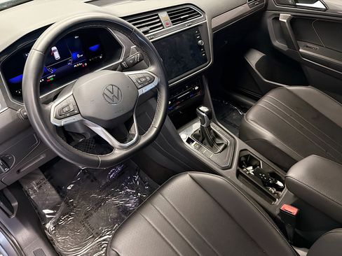 Used 2023 Volkswagen Tiguan SE FWD image 7