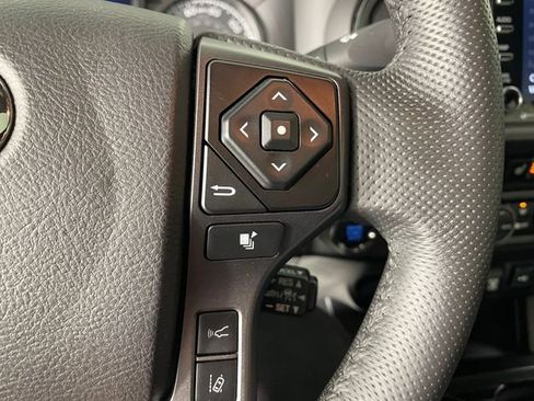 Used 2022 Toyota Tacoma TRD Sport w/ TRD Premium Sport Package image 5