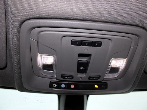 Used 2022 Chevrolet Silverado 1500 RST image 15