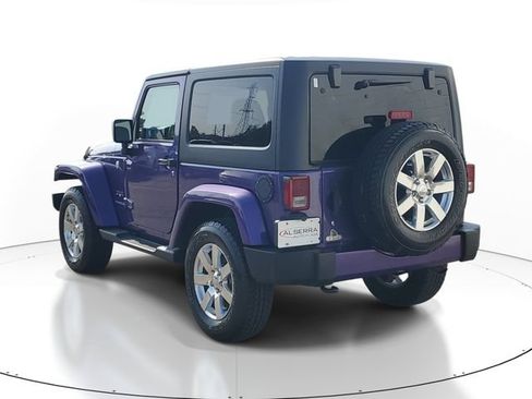 Used 2017 Jeep Wrangler Sahara w/ Connectivity Group AWD/4WD image 3