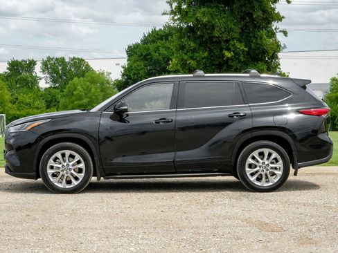 Used 2021 Toyota Highlander Limited AWD/4WD image 12