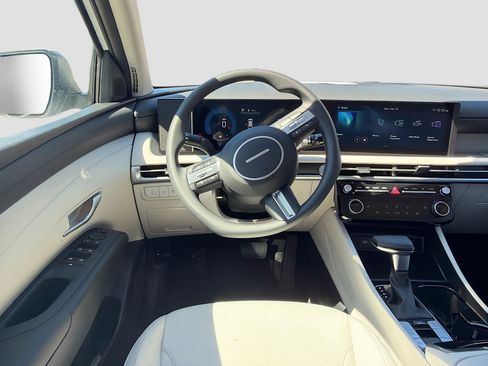 New 2026 Hyundai Tucson SEL image 16