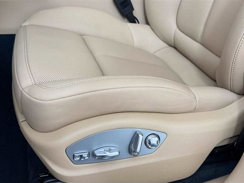 New 2025 Porsche Macan image 13