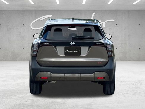 New 2026 Nissan Kicks SR FWD image 16