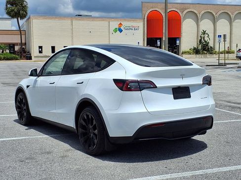 Used 2024 Tesla Model Y Long Range AWD/4WD image 5