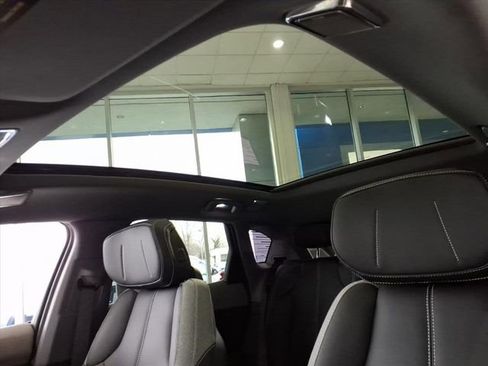 New 2025 Cadillac Optiq Luxury 1 w/ LPO, ONYX Package image 9