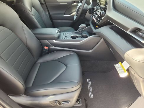 New 2026 Toyota Highlander XLE AWD/4WD image 15