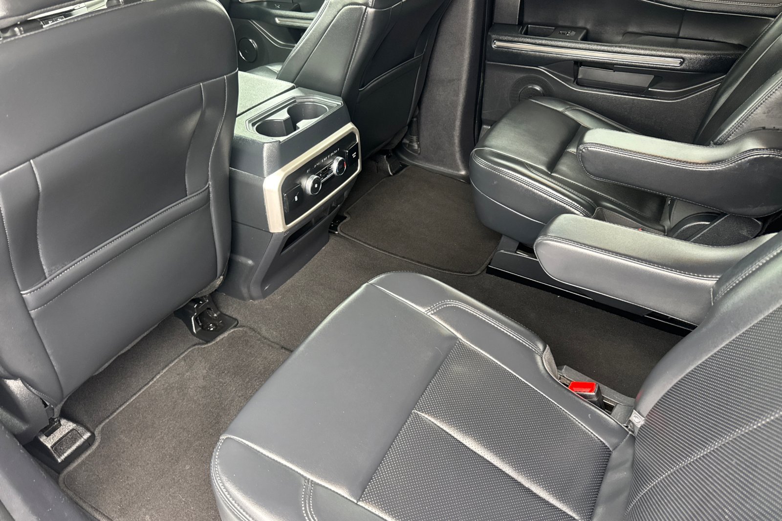 Certified 2024 Ford Expedition XLT AWD/4WD image 14