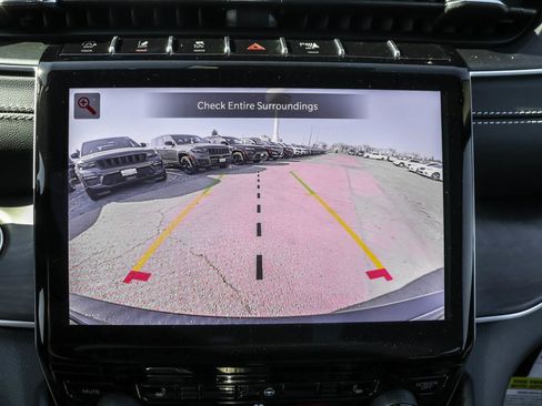 New 2025 Jeep Grand Cherokee Limited w/ Black Appearance Package image 18