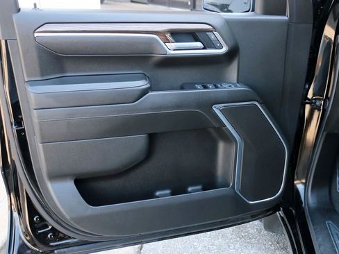 Used 2025 Chevrolet Silverado 1500 LT RWD image 15