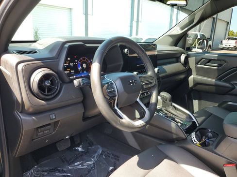 Used 2025 Chevrolet Colorado Trail Boss AWD/4WD image 20