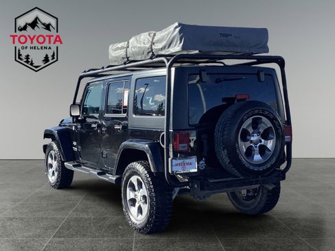Used 2018 Jeep Wrangler Unlimited Sahara image 3
