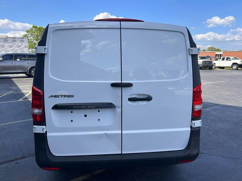 Used 2016 Mercedes-Benz Metris image 4