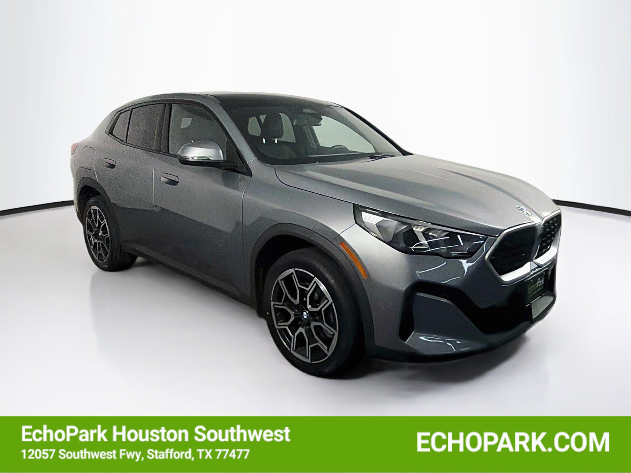 Used 2025 BMW X2 xDrive28i AWD/4WD image 1