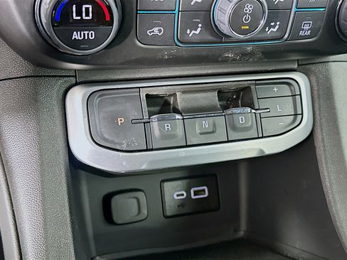 Used 2023 GMC Acadia SLE w/ Driver Convenience Package image 25