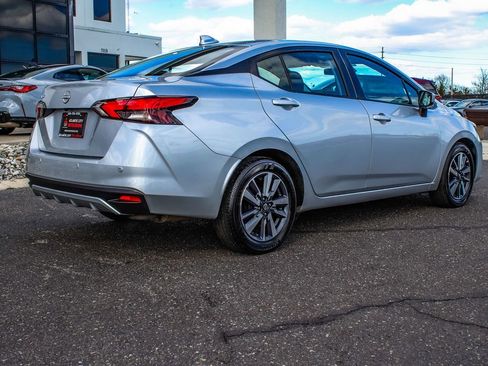 Used 2025 Nissan Versa SV image 6
