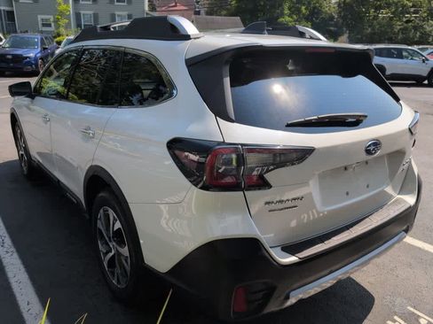 Used 2022 Subaru Outback Touring image 8