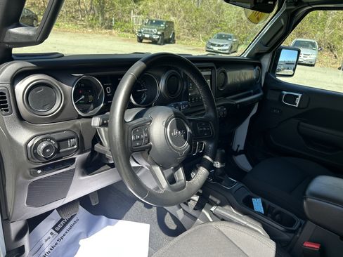 Certified 2023 Jeep Wrangler Unlimited w/ Cold Weather Group AWD/4WD image 16